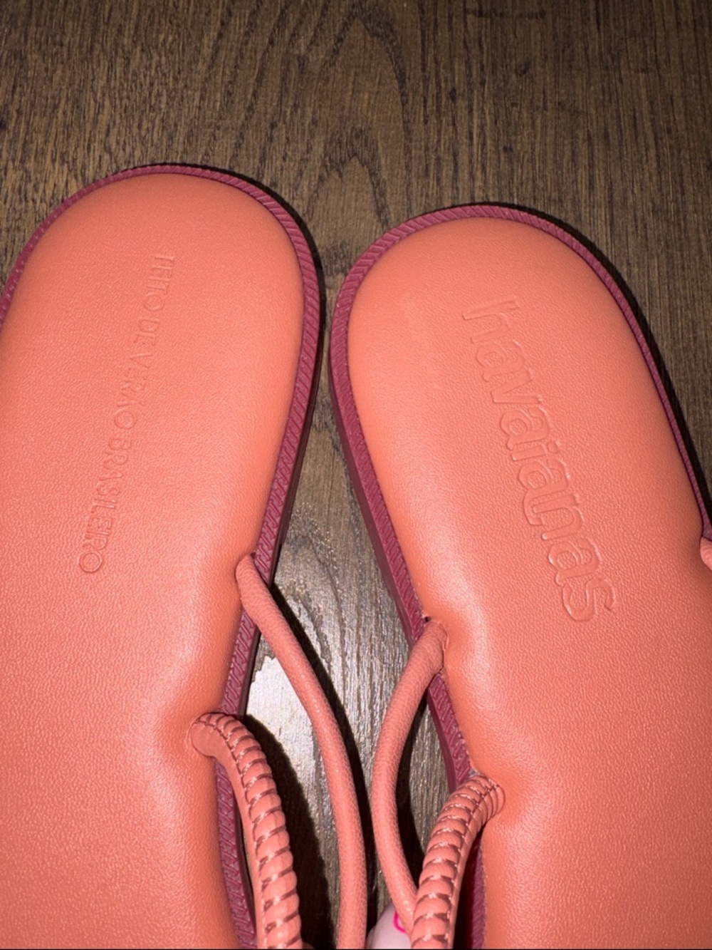 Havaianas. Women's Coral Pink Strappy Flat Sandals. Size 10 - Picture 3 of 6